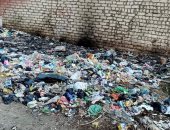 أهالى حى الزهور فى الشرقية يشكون من تراكم القمامة