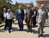 رئيس جامعة المنوفية يتفقد كليات الزراعة والتربية ويكرم الفريق الفائز بجائزة التميز