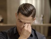 كريستيانو رونالدو يبكى بعد كلمات والده الراحل.. فيديو