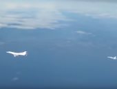 شاهد.. طائرات الناتو ترافق "البجعة الروسية" فوق بحر البلطيق