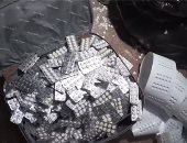 "400 حباية مزاج" أحراز ضبطتها الشرطة مع تاجر مخدرات بالمطرية