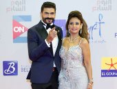 خالد سليم وزوجته على السجادة الحمراء لحفل افتتاح مهرجان الجونة