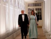ميلانيا ترامب تتألق بثوب مميز أثناء حضورها مأدبة عشاء رسمية بالبيت الأبيض