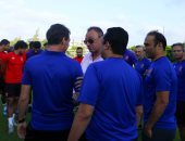 صور.. الخطيب يزور معسكر الأهلي لتهنئة اللاعبين بالسوبر و يطالبهم بالأبطال