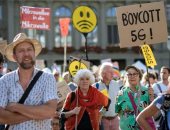 بسبب المخاوف الصحية.. احتجاج الآلاف فى سويسرا على تقنية 5G اللاسلكية