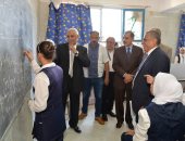 محافظ أسيوط يطالب مسئولى التعليم بإعادة تدوير المخلفات والاستفادة منها