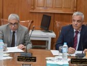 رئيس جامعة المنوفية يرأس اجتماع إدارة الأكاديمية الرياضية لتطوير نزل الشباب