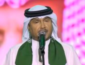 فيديو وصور..محمد عبده يشعل أجواء حفله الأخير بالسعودية