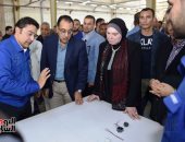 فيديو.. رئيس الوزراء يستعرض تجربة السبورة الإلكترونية بإحدى مدارس بنى سويف