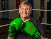 شاهد.. أكبر لاعبة كيك بوكس في العالم "76 عام" وتستعد لخوض مباراة