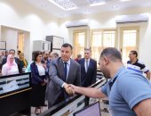 رئيس جامعة عين شمس يتفقد أعمال التطوير بكلية الطب والبوابات الإلكترونية