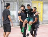 جبيرة لـ"خالد مصطفى" لاعب المصرى بعد إصابته فى القدم اليمنى أمام الزرقا