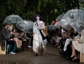 الألوان الهادئة تسيطر على عرض دار لانفين فى أسبوع الموضة بباريس