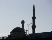 انهيار مأذنة مسجد فى إسطنبول بسبب زلزال بقوة 5.8 درجات