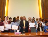 رئيس هيئة ميناء الإسكندرية يكرم المتفوقين علمياً من أبناء العاملين