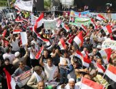 المصريون يحتشدون أمام المنصة ردًا على الإخوان المجرمين.. بث مباشر