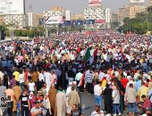 المصريون يحتشدون بميدان الشهيد هشام بركات لدعم الدولة.. فيديو وصور
