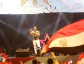 فيديو وصور.. ريكو يغنى" تحيا مصر " وسط الآلاف لمساندة الدولة المصرية