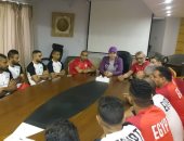 سحر عبد الحق تجتمع بمنتخب الصالات قبل وديتىّ البحرين والإمارات.. صور