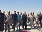 محافظ أسيوط يتقدم الجنازة العسكرية لشهيد الحادث الإرهابى بشمال سيناء