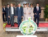 السيسي ينيب وزير الدفاع لوضع إكليل زهور على قبر الزعيم جمال عبد الناصر 