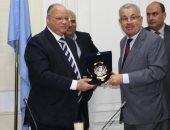 محافظ القاهرة يلتقى وفد عمانى لتفعيل التعاون بمجالات مياه الشرب والصرف الصحى