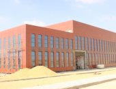 وزير التعليم العالى يتفقد مركز تجميع واختبار الأقمار الصناعية بالعاصمة الإدارية