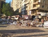شكوى من تراكم القمامة بشارع النحاس فى مدينة نصر