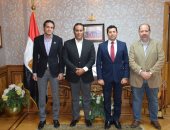 وزير الرياضة يجتمع برئيس شركة بريزنتيشن للتنسيق لقرعة أمم أفريقيا تحت 23 سنة