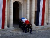 ماكرون وساسة فرنسا يشاركون فى جنازة جاك شيراك العسكرية
