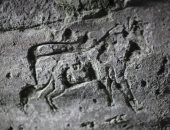 علماء آثار يحاولون فك رموز منحوتة عمرها 4 آلاف سنة قبل اختفائها بأسكتلندا