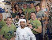رائد فضاء إماراتى ينشر صورة مرتديا الزى الوطنى فى محطة الفضاء الدولية