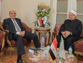 المفتى يهنئ رئيس مجلس الدولة.. ويؤكد على الدور الهام للمجلس فى إرساء الحق