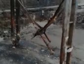 قارئ يشكو من تهالك سلم المشاة فى محطة مترو المطرية