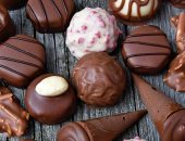 فوائد الشوكولاتة للصحة.. تخفض ضغط الدم وتحسن وظائف المخ وتخفف الالتهاب