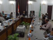 صور.. محافظ المنيا:تطبيق أفضل المعايير فى أداء الخدمات للمواطنين 