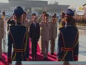 فيديو.. الرئيس السيسي يضع إكليلا من الزهور على قبر الجندى المجهول