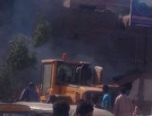 "أمن القلوبية " يدفع بـ 3 سيارات اطفاء للسيطرة على حريق كابينة كهرباء