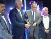 رئيس جامعة الإسكندرية يشهد الحفل الختامى للملتقى المسرحى للهواة