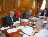 محافظ القليوبية يجتمع باللجنة العليا للقيادات لاختيار وظائف نائب رئيس مدينة 