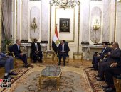 رئيس الوزراء يستقبل رئيسى الاتحاد الدولى والأفريقى لكرة اليد ويطلع على  وثيقة استضافة مونديال 2021 لكرة اليد رجال بمصر.. حسن مصطفى: نثق فى تنظيم مصر للبطولة.. ومدبولى: نضع كل إمكاناتنا لتنظيم بطولة مثالية