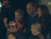 نجل الأمير ويليام يتفاعل مع فوز أستون فيلا الخماسي بالدوري الإنجليزي.. فيديو