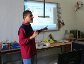 صور.. طالب ثانوى يطلق مبادرة لتعليم زملائه الدخول على بنك المعرفة 