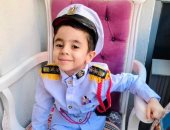الطفل فؤاد يحتفل بذكرى انتصارات أكتوبر بالزى العسكرى