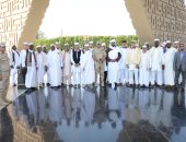 وفد من أئمة ليبيا الدارسين بدورة منظمة خريجى الأزهر يزور النصب التذكارى للجندى المجهول