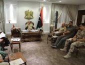 حفتر يتابع مع قادة المحاور العسكرية سير العمليات ضد المليشيات فى ليبيا 