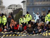 اعتقال أكثر من 300 والمحتجون على تغير المناح فى لندن يتعهدون بالتصعيد