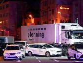 صور.. احتجاز سورى بعد اصطدام شاحنة بعدد من السيارات فى غرب ألمانيا