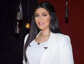 دنيا صلاح عبد الله تطلب الدعاء لزوجها بعد تعرضه لحادث كبير