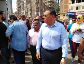  محافظ الشرقية يتفقد منافذ المنتجات الغذائية ويأمر بتشغيل موقف أبو حاكم الجديد 